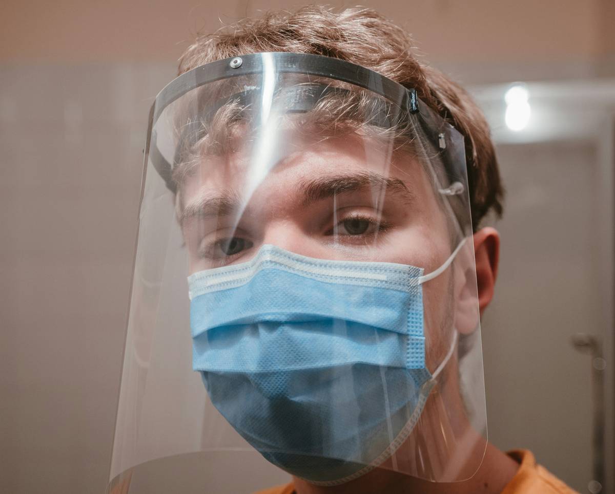 ffp3 dust mask reusable with adjustable nose wire and dual head straps